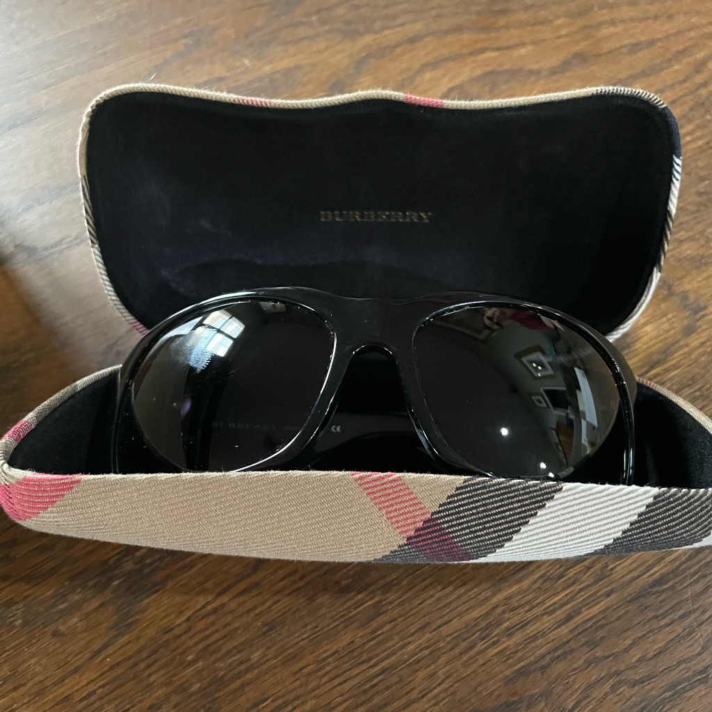 Burberry Sunglasses With Case